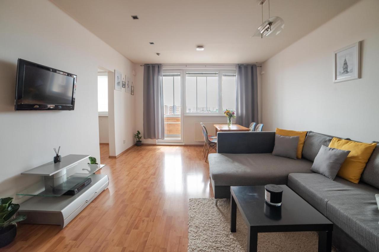 Strawberry Apartment Bratislava Dış mekan fotoğraf