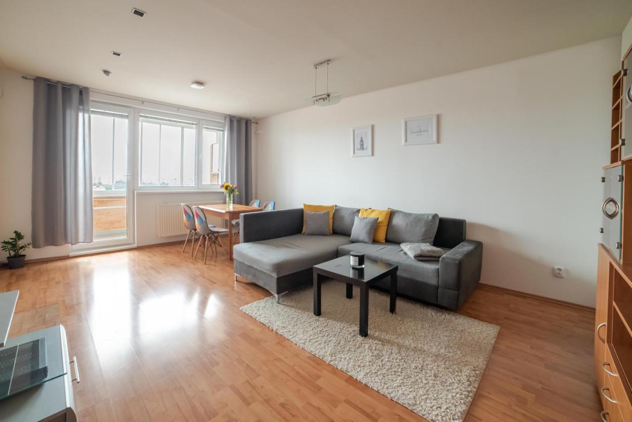Strawberry Apartment Bratislava Dış mekan fotoğraf