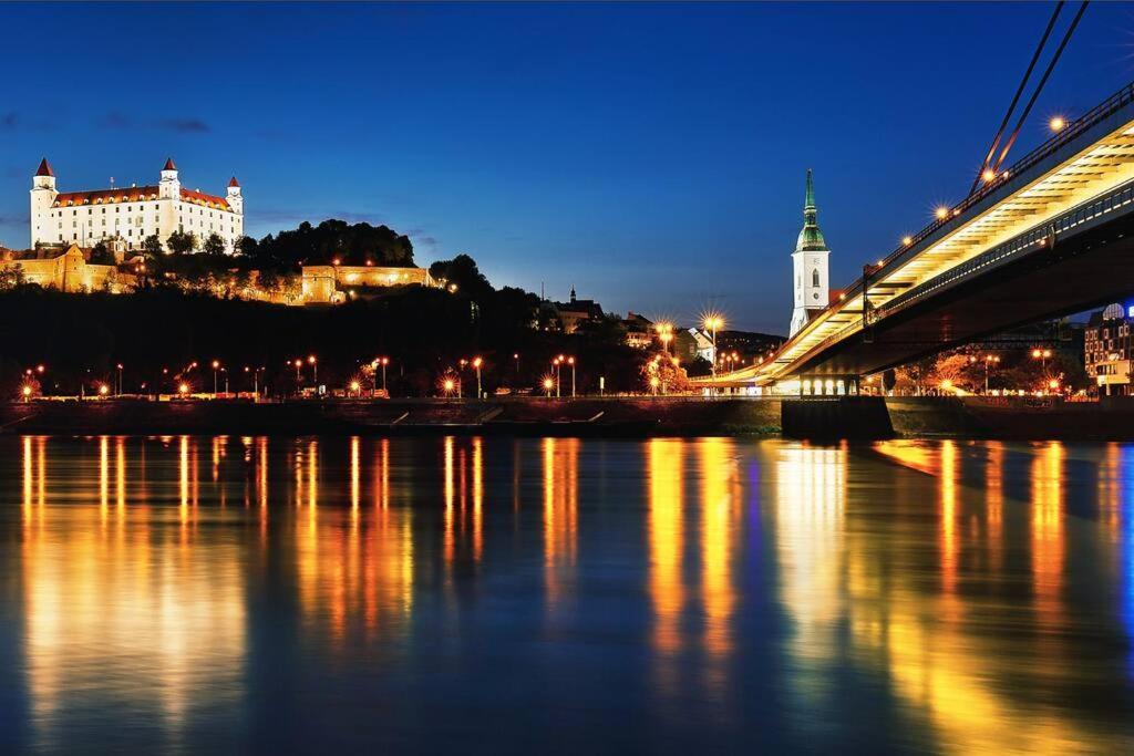 Strawberry Apartment Bratislava Dış mekan fotoğraf